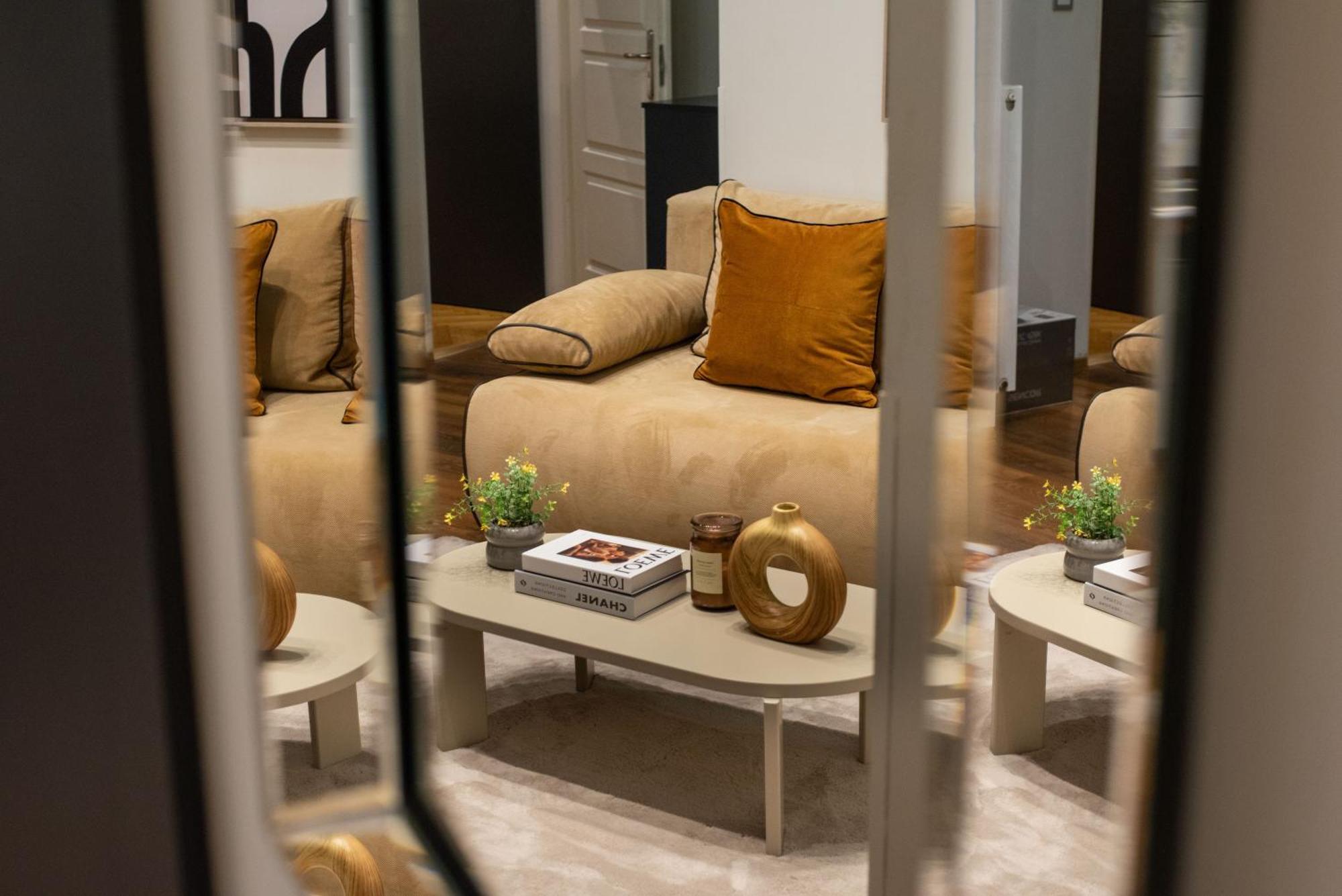 Chic Central 1Br Retreat Near New York Cafe With View Budapest Exterior foto